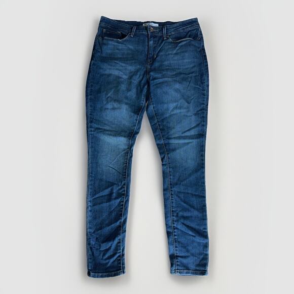 Levi’s Signature Miss Rise, Skinny Jeans, Blue Wash women’s size 32 by 28 Denim - Picture 1 of 6